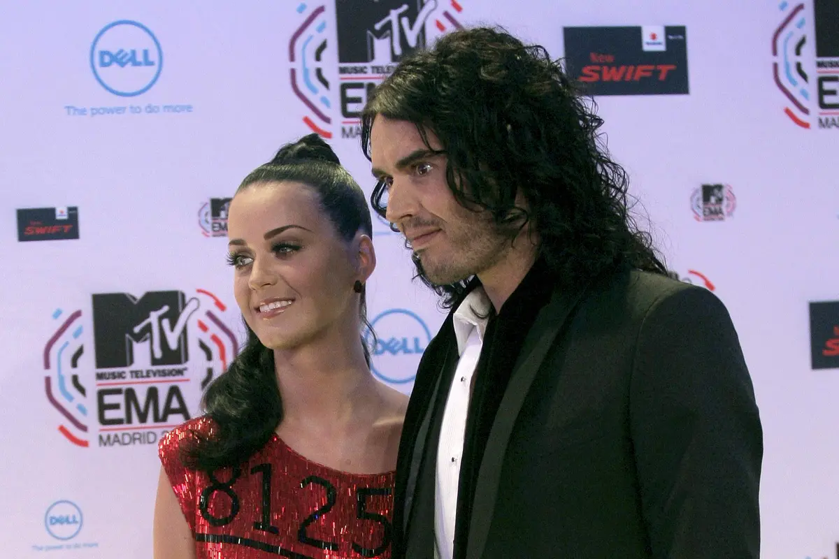 [Bintang] Katy Perry dan Russell Brand