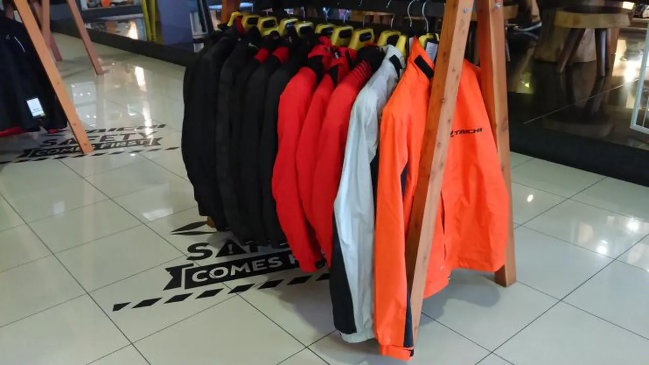 Haram Cuci Jaket Motor dan Busa Helm Pakai Mesin