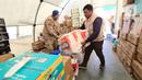 Organisasi Kemanusiaan Bulan Sabit Merah Indonesia atau BSMI mengirimkan bantuan khusus anak dan manula yang tinggal di kem pengungsian gempa Turki, di taman Ataturk, Kahramanmares, Turki, Selasa (21/2/2023). Bantuan ketiga ini disalurkan setelah melihat kondisi pengungsian di Taman Ataturk dimana terdapat mayoritas anak dan manula. (Liputan6.com/Andry Haryanto)