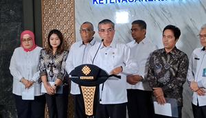 Menteri Ketenagakerjaan Yassierli saat Konferensi Pers di Kantor Kemnaker, Jakarta, Rabu (1/4/2026). (Foto: Liputan6.com/Arief RH)