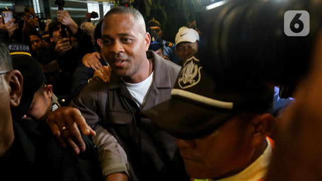 Patrick Kluivert, Pelatih Baru Timnas Indonesia Tiba di Bandara Soetta