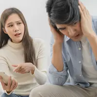 Ilustrasi pasangan selingkuh/copyrightshutterstock/Kmpzzz