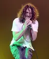 Chris Cornell, pergi untuk selamanya dan menjadi luka yang mendalam untuk orang-orang terdekat, seperti kerabat, sahabat, dan para penggemar. Kematian Chris yang terbilang mendadak ini sangat mengejutkan siapapun yang mendengarnya. (AFP/Bintang.com)