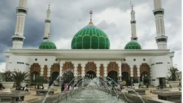 Masjid Agung Madani Nasional Islamic Centre (MAMIC) di Kabupaten Rokan Hulu, Riau
