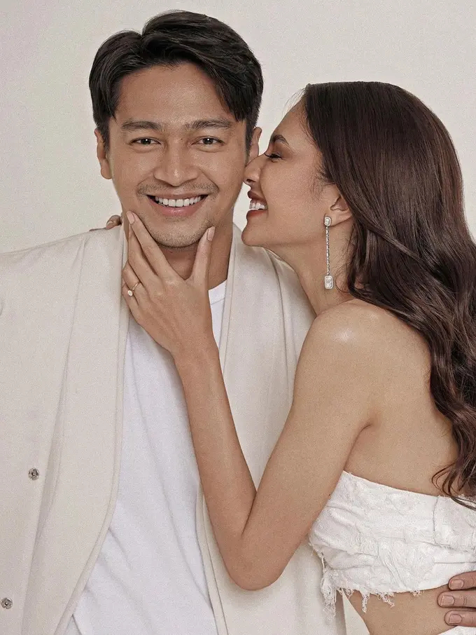 Baru Dibagikan ke Publik, Ini 6 Potret Prewedding Mikha Tambayong dan Deva Mahenra