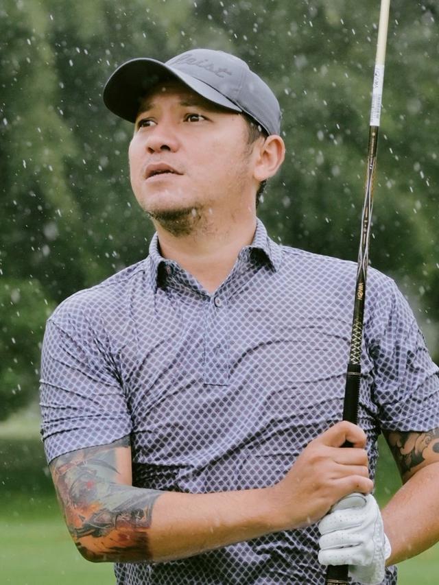 FOTO: Gaya Gading Marten Main Golf, Kompak Bersama Ayah