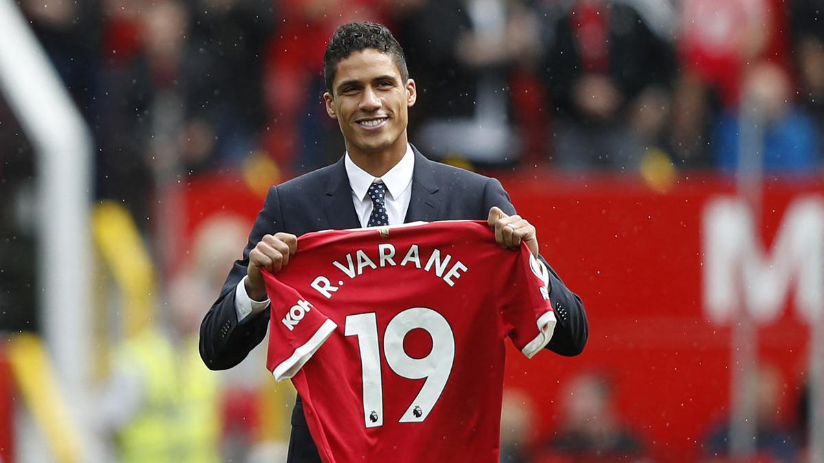 Varane Akui Belum Klop dengan Maguire di MU