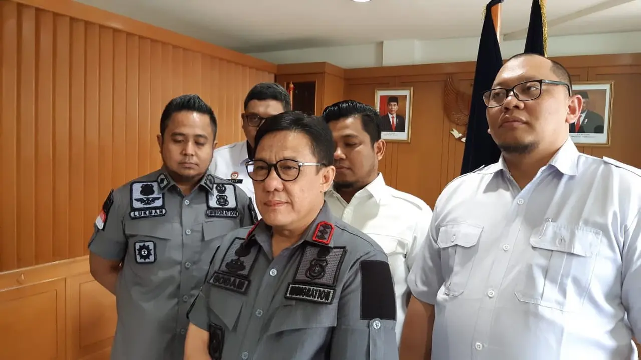 Imigrasi Bandara Soekarno Hatta menolak 34 WN China masuk.