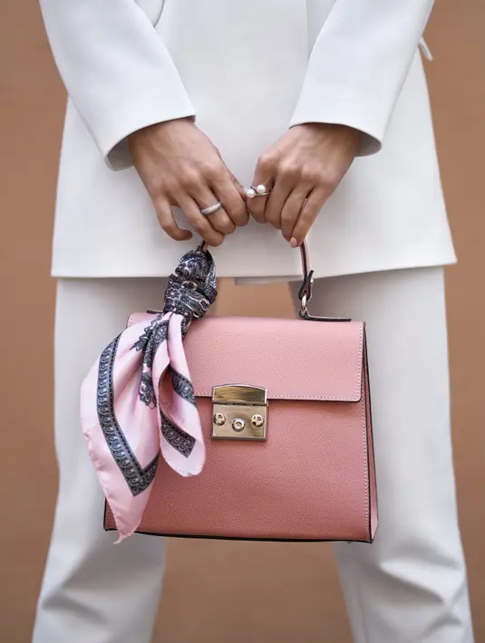 Scarf as a Bag Accessory / copyright shutterstock