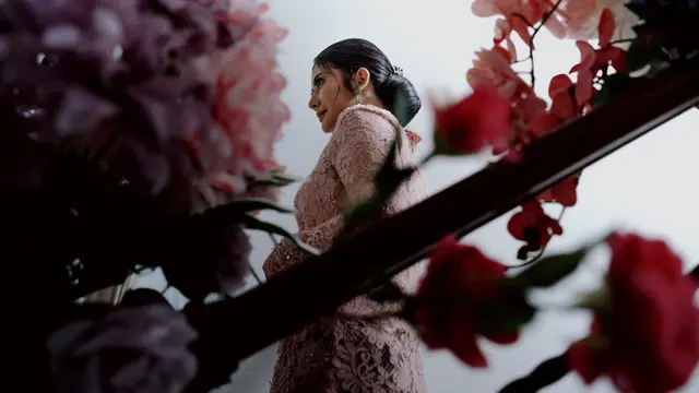 Thavita Resmi Bertunangan. [@thavitaa]