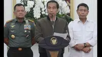 Dalam demo 4 November, Jokowi tampil modis dengan sebuah jaket bomber dan menarik perhatian begitu banyak orang, penasaran?