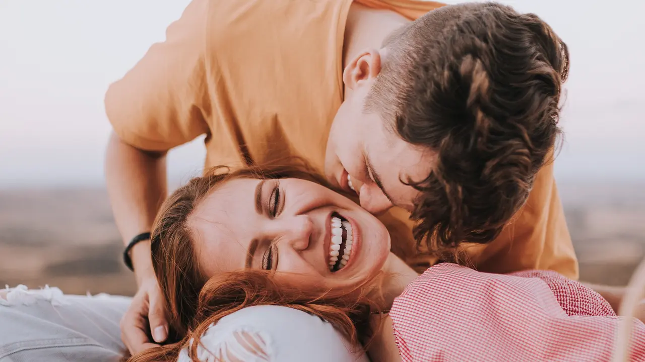 pasangan cinta