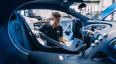 Pengerjaan interior Bugatti membutuhkan waktu hingga 4 bulan (Carscoops)