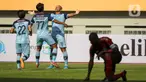 Penyerang Persela Ivan Carlos Franca Coelha merayakan gol pertama bersama rekan setimnya dalam laga pekan kedua BRI Liga 1 2021/2022 antara Persela Lamongan melawan Persipura Jayapura di Stadion Wibawa Mukti, Cikarang, Jumat (10/9/2021). Persela menang 1-0. (Bola.com/Bagaskara Lazuardi)