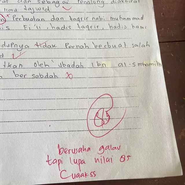 6 Komentar Guru di Lembar Jawab Murid yang Dapat Nilai Bagus Ini Bikin Senyum