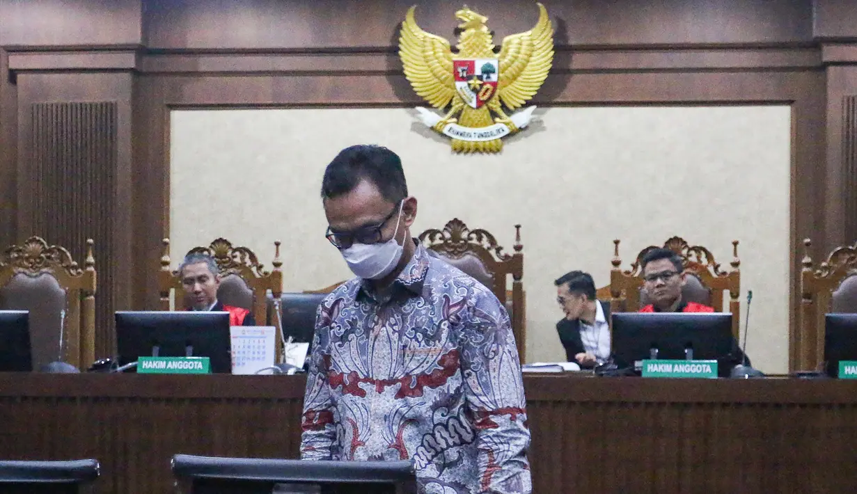 Bekas Ketua Pengadilan Negeri Jakarta Selatan, yang pernah menjabat Wakil Ketua Pengadilan Negeri Jakarta Pusat, Muhammad Arif Nuryanta saat menjalani sidang pembacaan dakwaan di Pengadilan Tindak Pidana Korupsi (Tipikor) Jakarta, Rabu (20/8/2025). (merdeka.com/Arie Basuki)