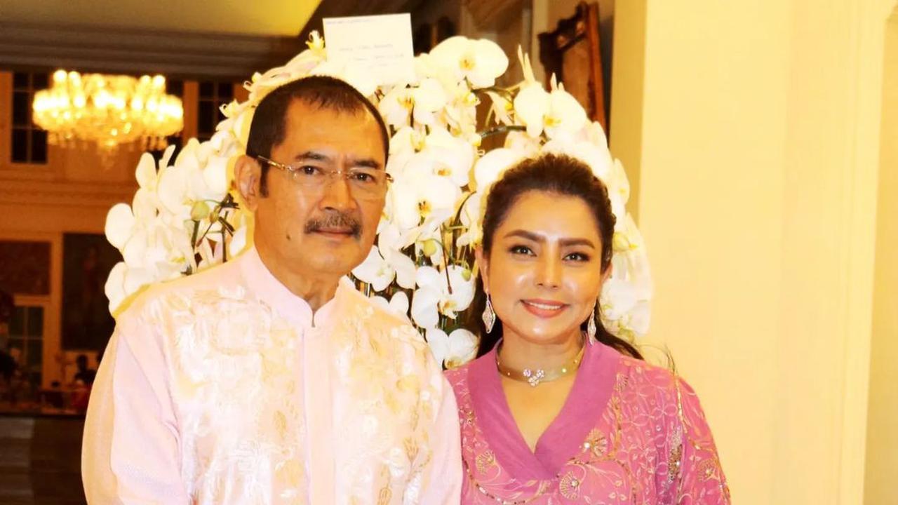 22 Tahun Menikah, Ini 7 Potret Mesra Mayangsari dan Bambang Trihatmodjo
