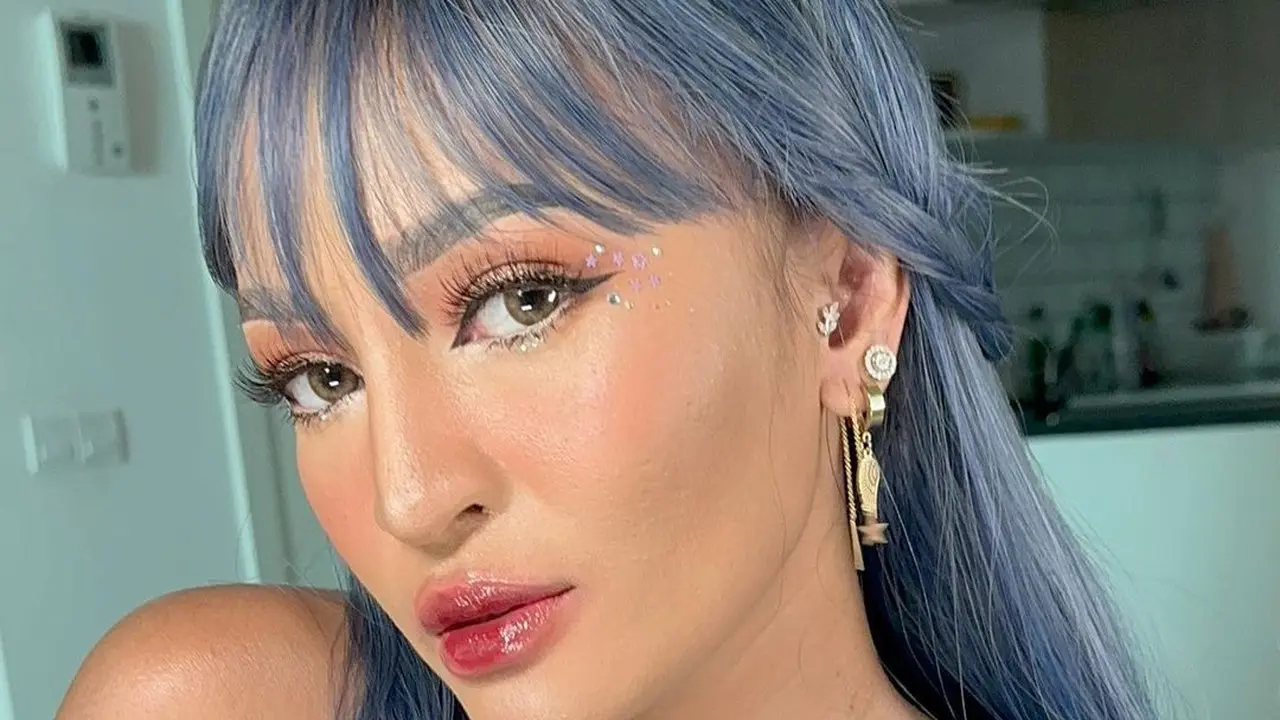3 Gaya Makeup Cantik ala Rachel Goddard yang Bisa Ditiru, Ada Kesempatan Menangkan Hadiah Puluhan Juta Lho!