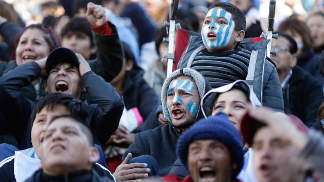 Raut Kesedihan Suporter Usai Argentina Dipecundangi Kroasia