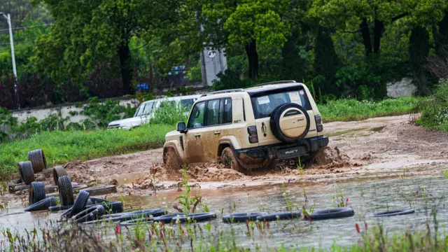 iCAR V27