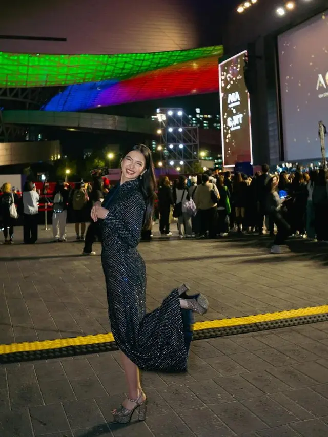 Raline Shah di Busan International Film Festival. [@ralineshah]