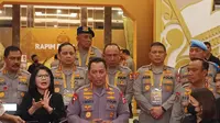 Kapolri Jenderal Listyo Sigit Prabowo bersama Jajaran saat ditemui di Rapim Polri. (Dok. Merdeka.com/Nur Habibie)