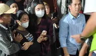 Momen Pilu Keluarga Sambut Jenazah ASN Korban Penembakan KKB