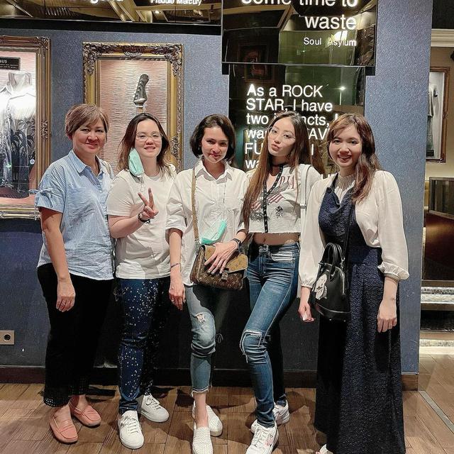 6 Momen Temu Kangen Natasha Wilona dan Nunu Datau, Lepas Rindu