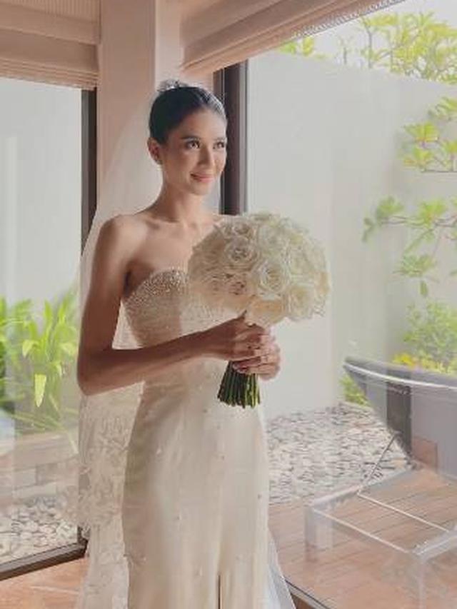 Detail makeup Mikha Tambayong di hari pernikahan (Sumber: Instagram/evalovira)