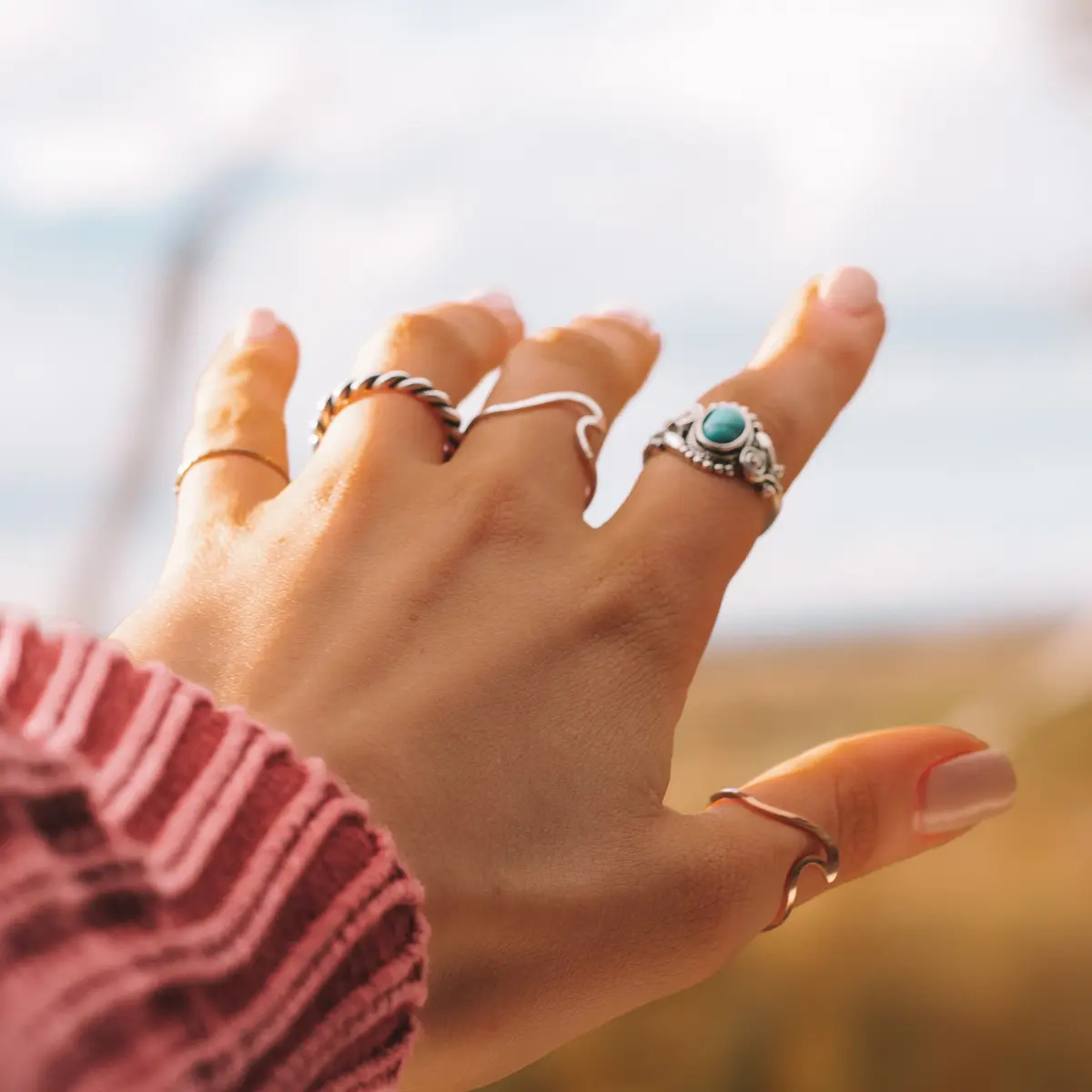 7 Arti Mimpi Memakai Cincin Emas yang Melambangkan Komitmen ...