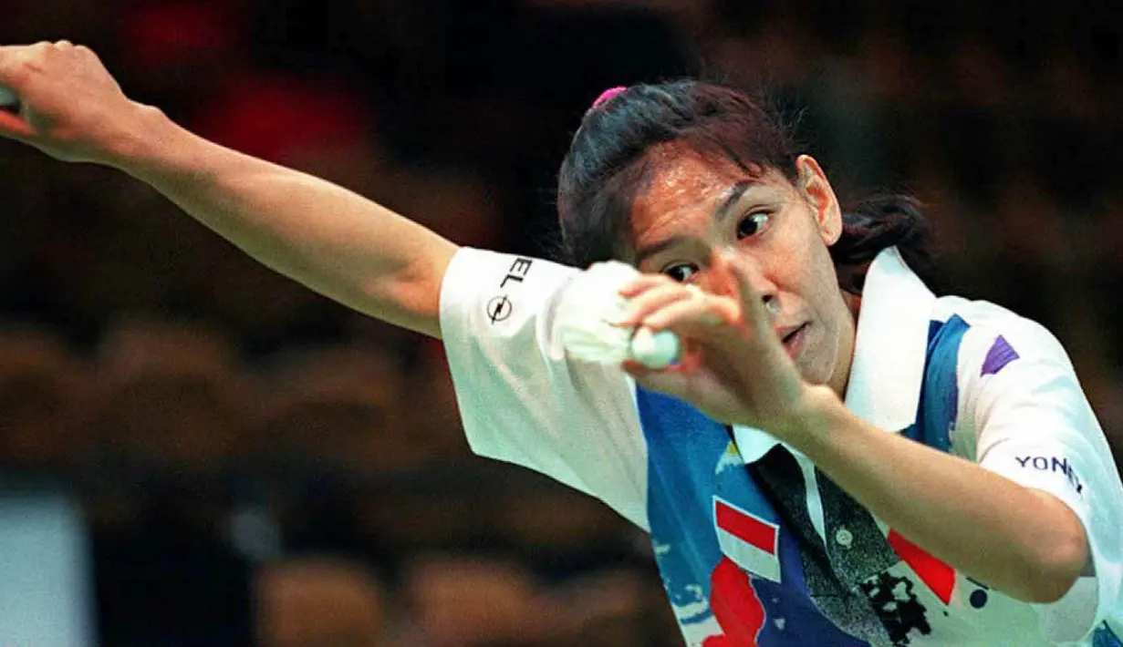 7. Susi Susanti - Susi Susanti adalah seorang legenda sekaligus tunggal putri paling sukses di Indonesia. Di sepanjang kariernya, Susi sudah mengoleksi empat titel All England yaitu pada tahun 1990,1991, 1993 dan 1994. (Bola.com/M Iqbal Ichsan)