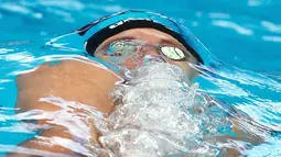  Atlet renang, Hungaria Gabor Balog beraksi dalam kejuaraan 100 m gaya punggung Aquatics World Champions, Kazan, Rusia, Senin (3/8/2015). Rusia pertama kali menjadi tuan rumah dalam gelaran  ini. (REUTERS/Stefan Wermuth)
