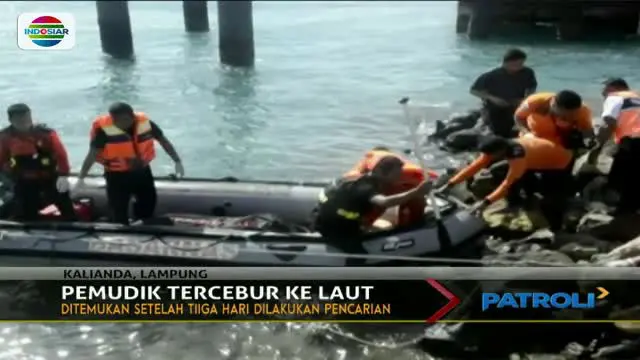 Jasad penumpang Kapal Roro yang tercebur ke laut saat menyebrang dari Pelabuhan Bakauheni menuju Pelabuhan Merak ditemukan mengambang.