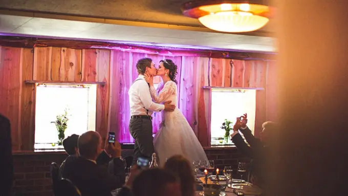 Foto-foto Pesta Pernikahan Bikin Tobat. Pakai Fotografer Aja deh!