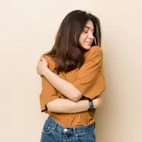 Ilustrasi wanita mencintai dirinya sendiri. (Sumber: Freepik)