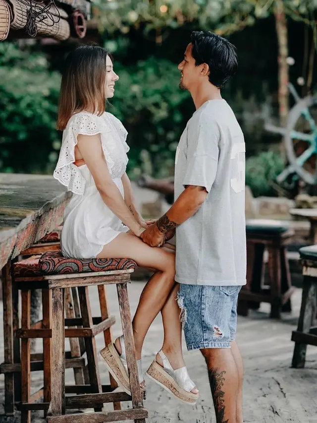 [Bintang] BCL-Ashraf Sinclair dan Jennifer-Irfan Bachdim