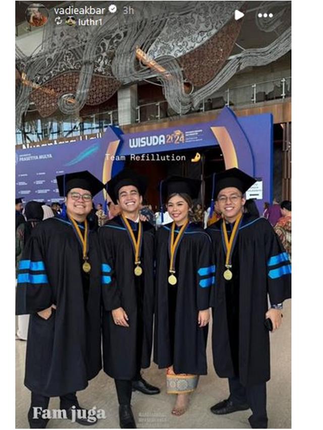 6 Potret Wisuda Vadi Akbar Adik Vidi Aldiano, Raih Gelar Master