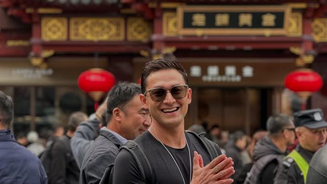 7 Selebriti Pria Indonesia yang Masih Betah Menjomblo, Belum Pernah Menikah