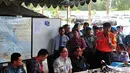 Kepala Badan SAR Kota Surabaya Hernanto menyatakan akan membuat titik koordinat lain yang tidak jauh dari lokasi tempat terakhir pesawat AirAsia hilang kontak di Surabaya, Jawa Timur, Senin (29/12/2014). (Liputan6.com/Johan Tallo)