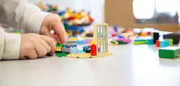 ilustrasi lego (Pexels/Scott McNiel)