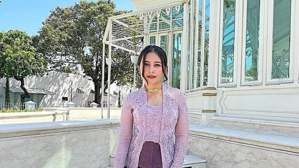 5 Model Kebaya Brokat 2025, Hadirkan Kesan Elegan
