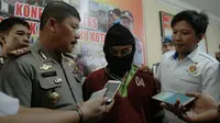 Berbekal rayuan maut, sopir truk di Pekanbaru berhasil mengantongi miliaran rupiah dari para calon polisi. (Liputan6.com/M Syukur)