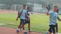 Calvin Verdonk ikut serta dalam sesi latihan Timnas Indonesia di Stadion Madya, Jakarta, Jumat (31/5/2024) (Bola.com/Hery Kurniawan)