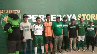 Persebaya Surabaya saat memperkenalkan kostum baru (Foto: Dian Kurniawan/Liputan6.com)