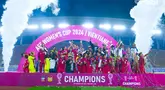 Para pemain Timnas Indonesia Putri merayakan gelar juara Piala AFF Wanita 2024 setelah mengalahkan Kamboja 3-1 pada laga final yang berlangsung di New Laos National Stadium, Vientiane, Kamis (05/12/2024) malam WIB. (Dok. PSSI)