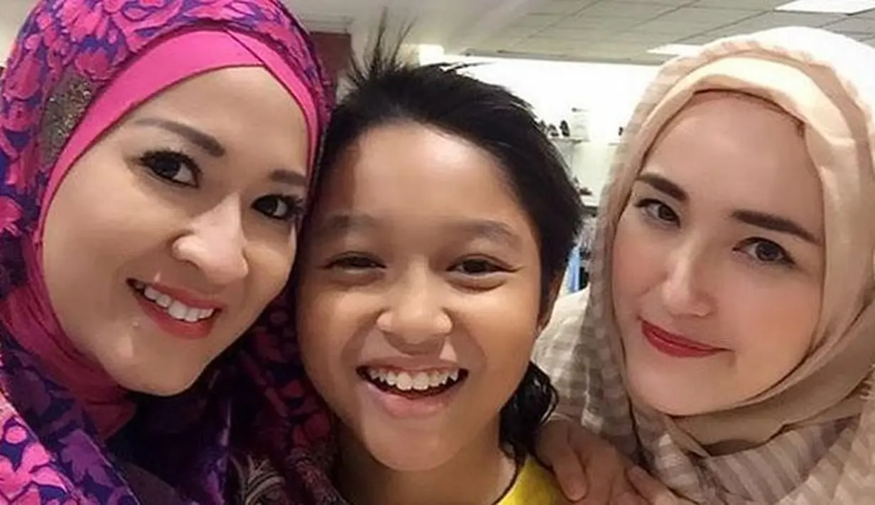 Okie Agustina dan Adelia Wilhelmina [Instagram/adeliapasha/okieagustina]