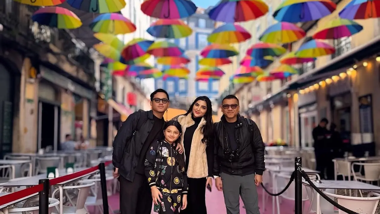 6 Potret Anang-Ashanty Liburan Lebaran di Portugal, Bertemu Keluarga Sarah Menzel