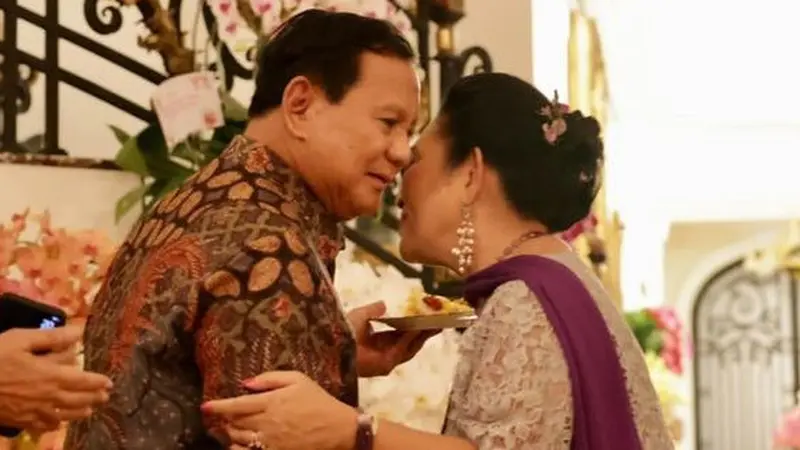 Titiek Soeharto merayakan ulang tahun ke 65 bersama Prabowo