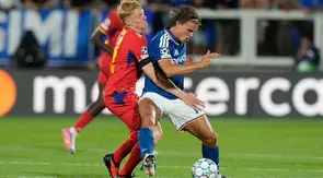 Pemain Como,  Nico Paz (kanan), tampil dalam laga debut klubnya di Liga Champions saat menjamu RB Leipzig dalam laga pekan pertama Liga Champions 2026/2027, Jumat (11/9/2026) dini hari WIB. (AP Photo/Luca Bruno)