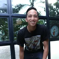 Menjalani syuting di Belanda membuat Ge Pamungkas, pemeran Daus dalam film 'Negeri Van Oranje', tidak melewatkan kesempatan untuk observasi materi ke museum prostitusi. (Galih W. Satria/Bintang.com)